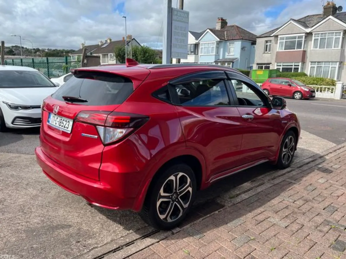 Honda Vezel MPV, Petrol Hybrid, 2017, Red