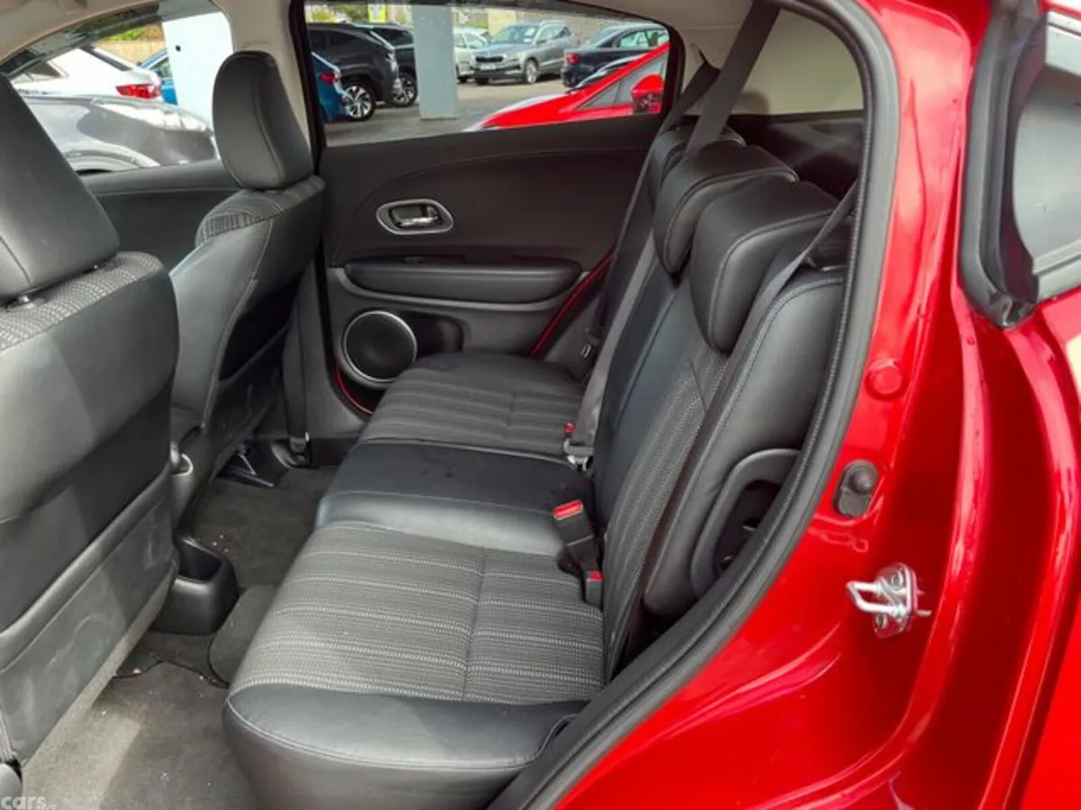 Honda Vezel MPV, Petrol Hybrid, 2017, Red