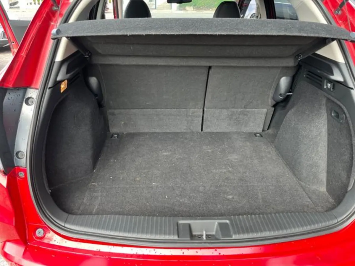 Honda Vezel MPV, Petrol Hybrid, 2017, Red