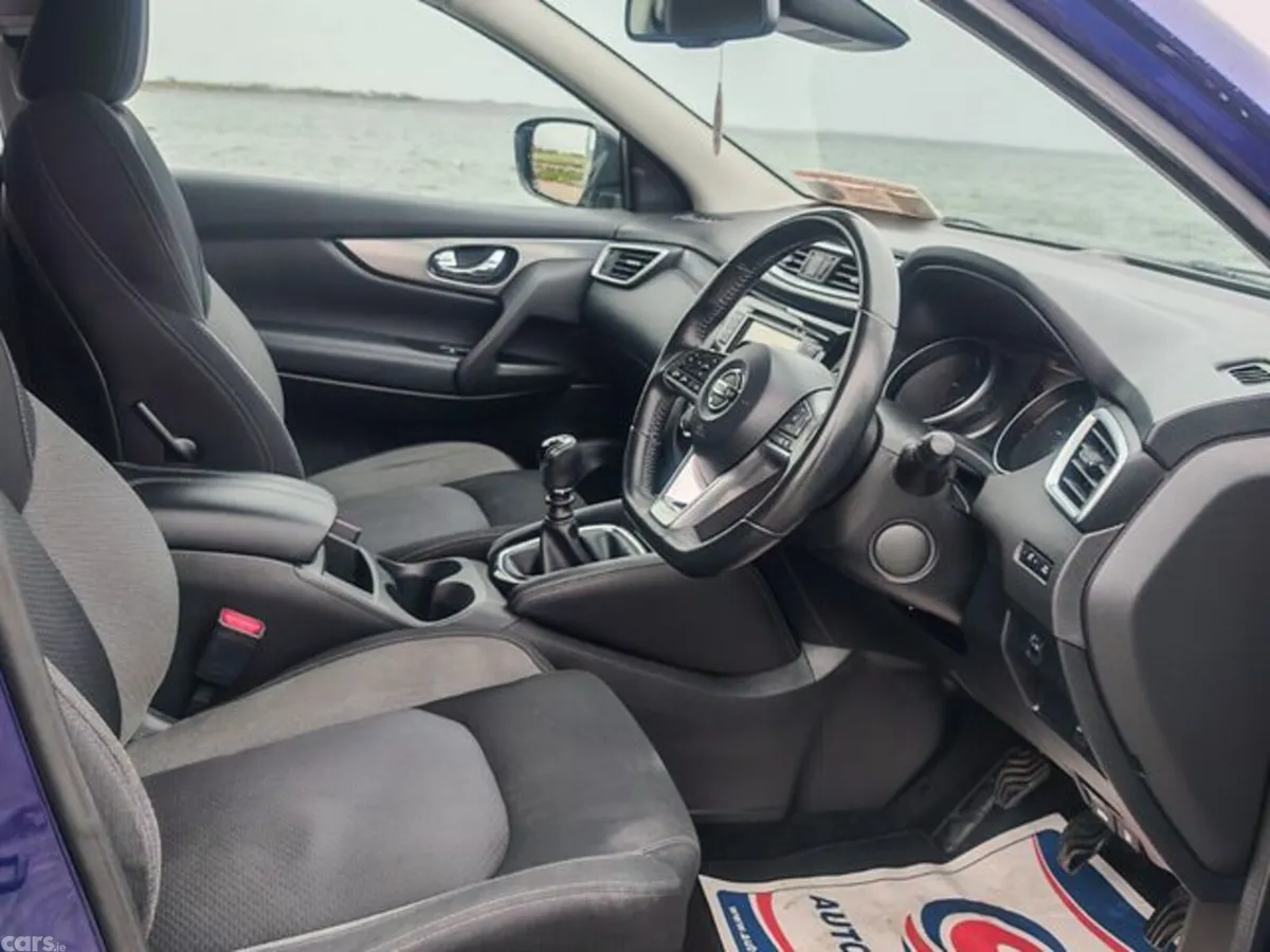 Nissan Qashqai Hatchback, Diesel, 2019, Blue