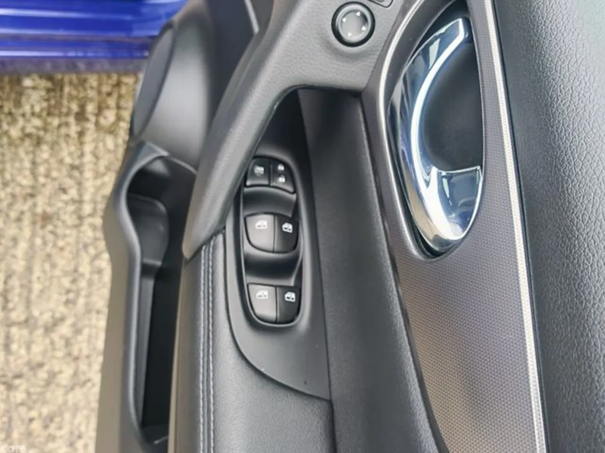 Nissan Qashqai Hatchback, Diesel, 2019, Blue