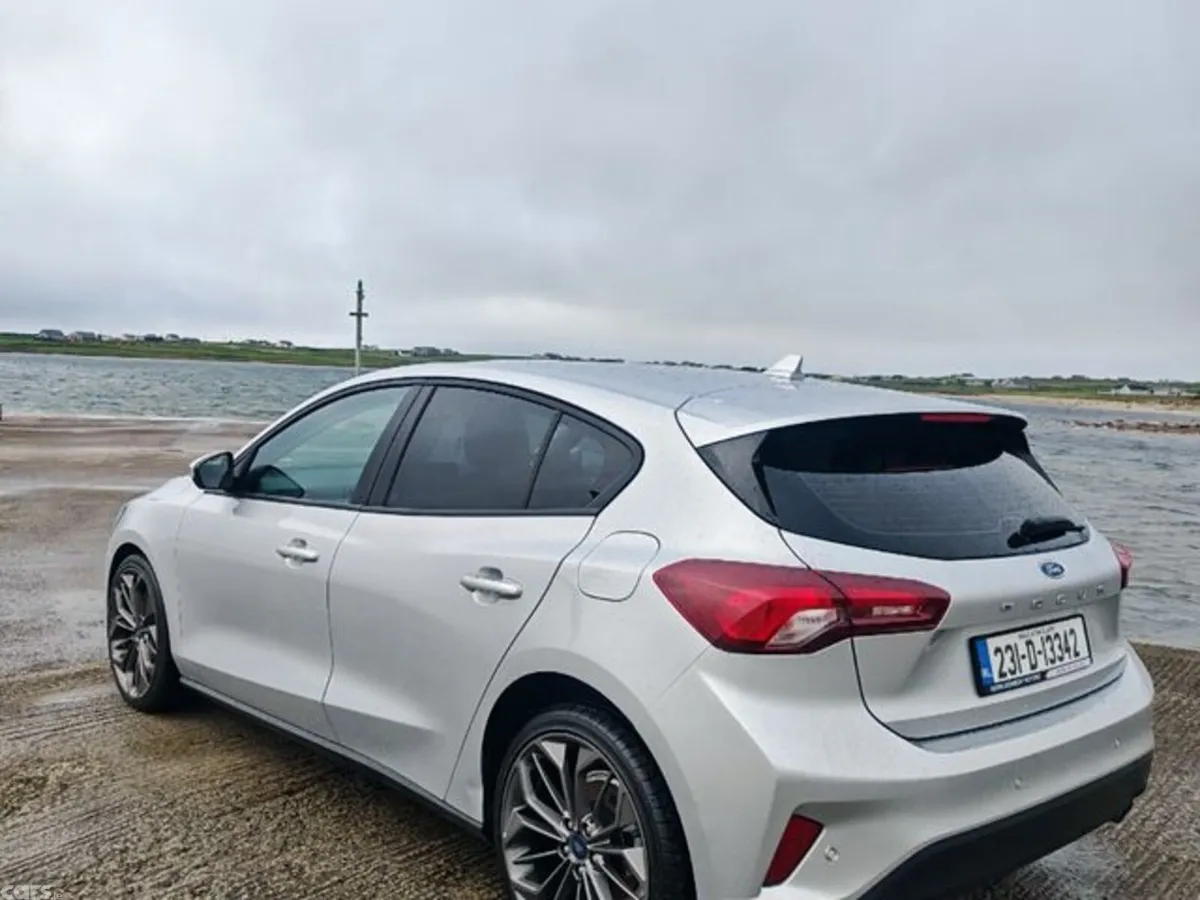 Ford Focus Hatchback, Diesel, 2023, Grey