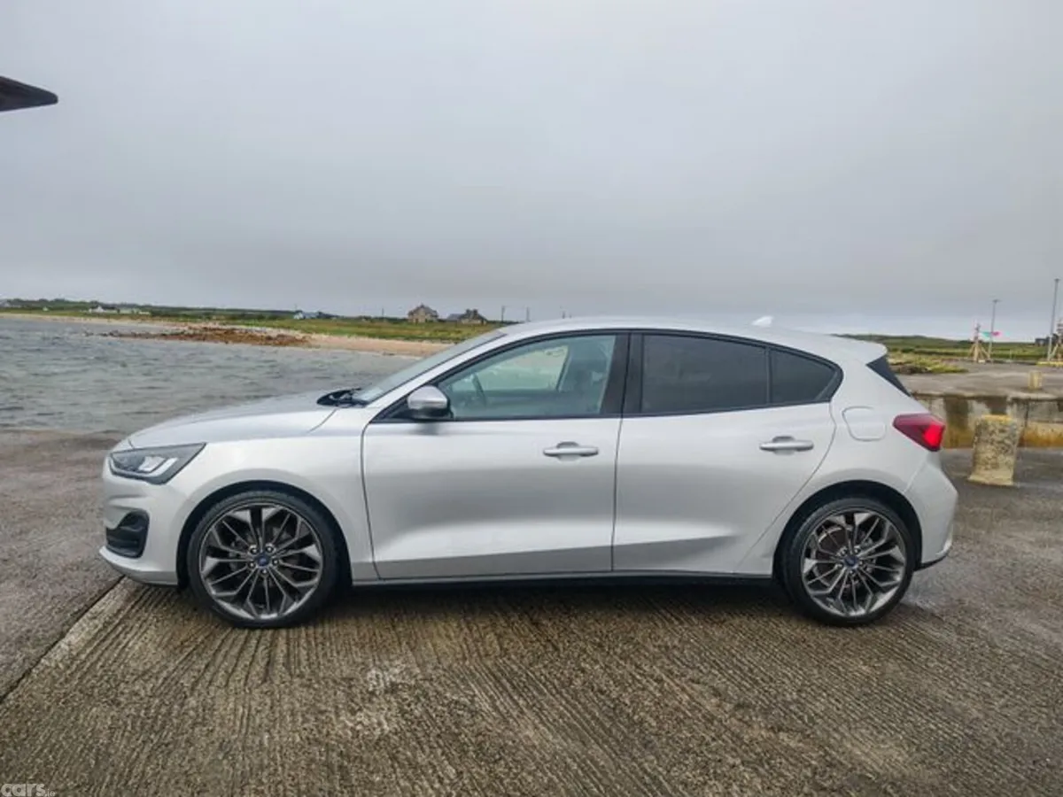 Ford Focus Hatchback, Diesel, 2023, Grey