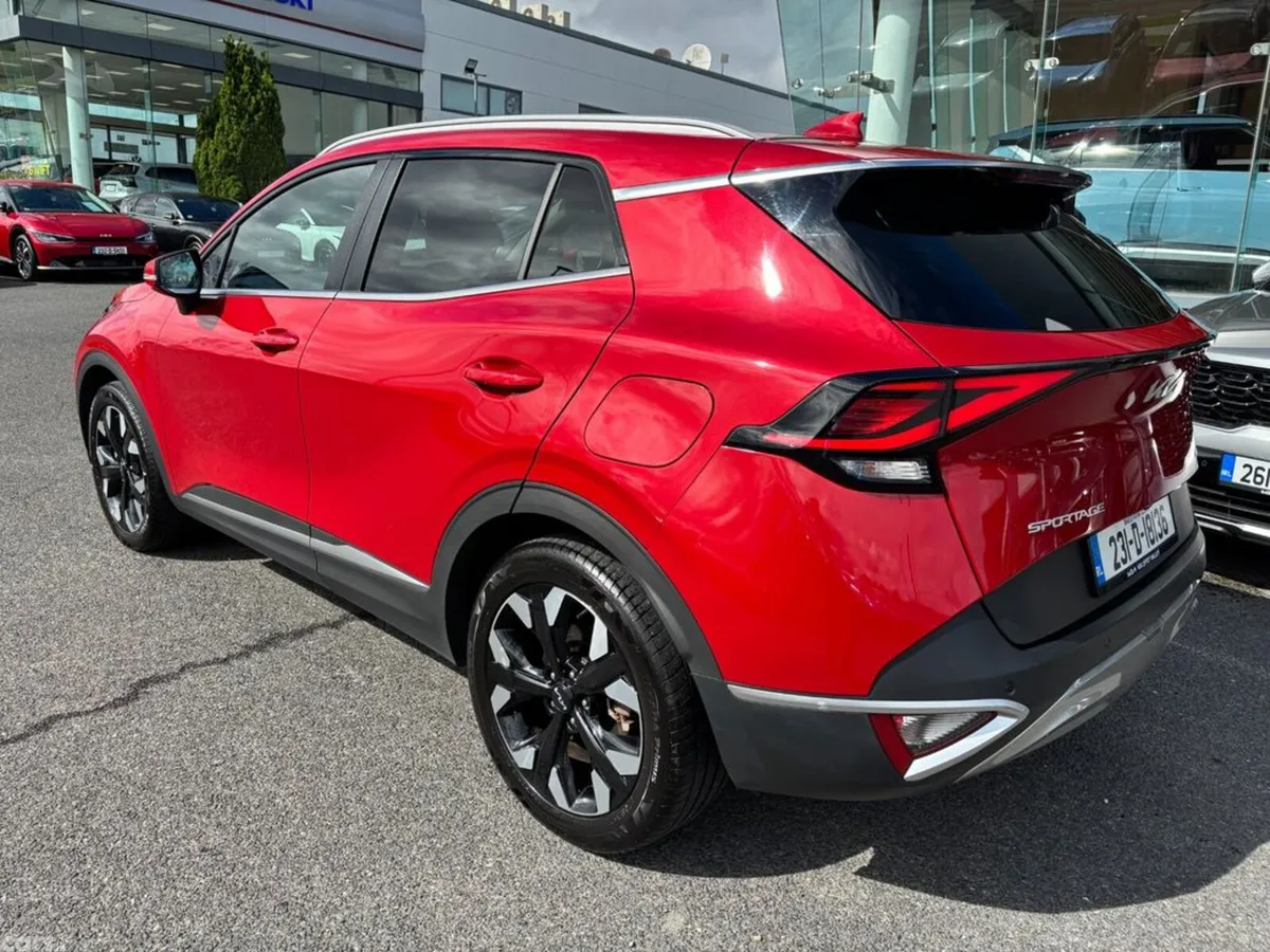 Kia Sportage SUV, Petrol Plug-in Hybrid, 2023, Red