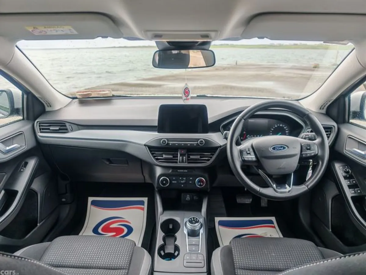 Ford Focus Hatchback, Diesel, 2023, Grey