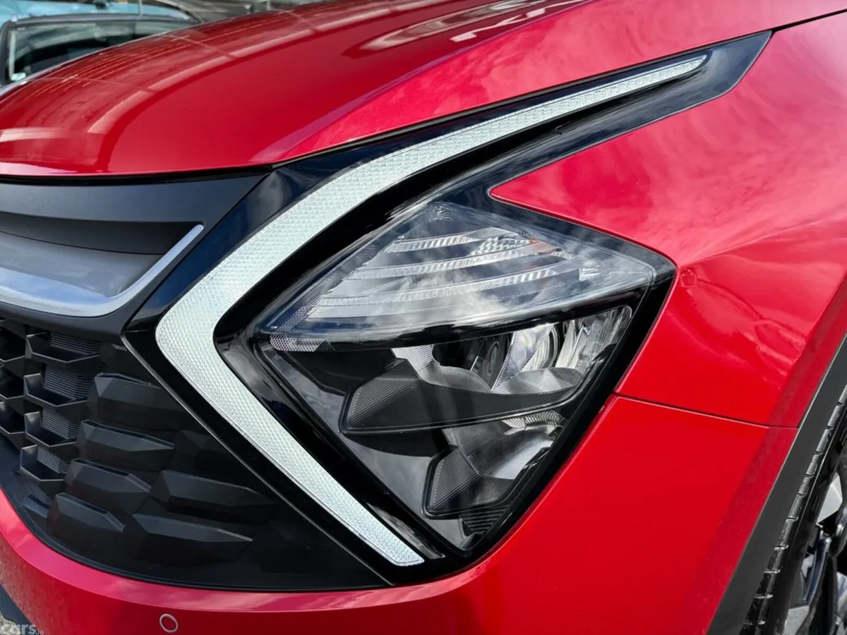 Kia Sportage SUV, Petrol Plug-in Hybrid, 2023, Red