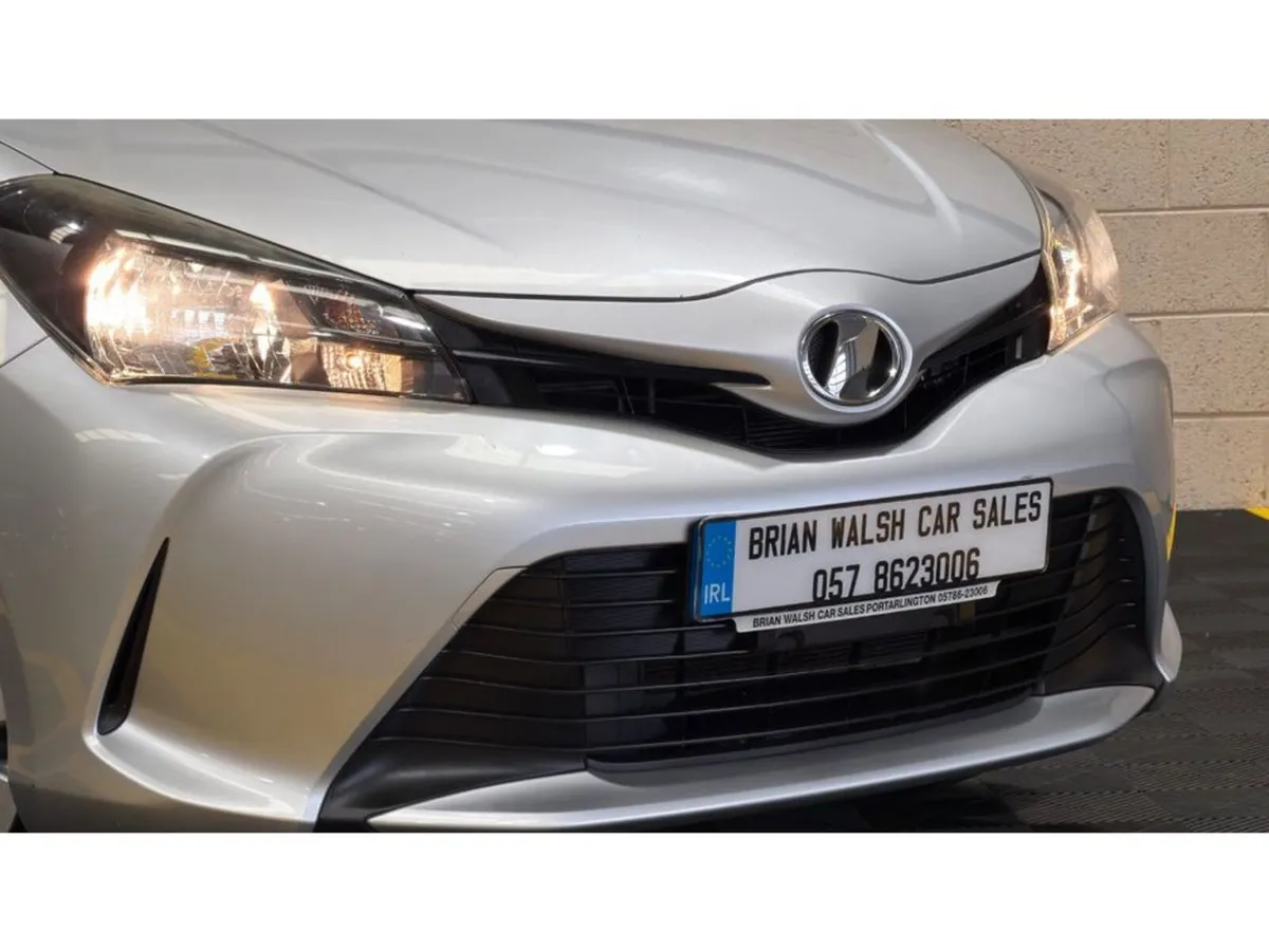 Toyota Vitz Hatchback, Petrol, 2016, Silver