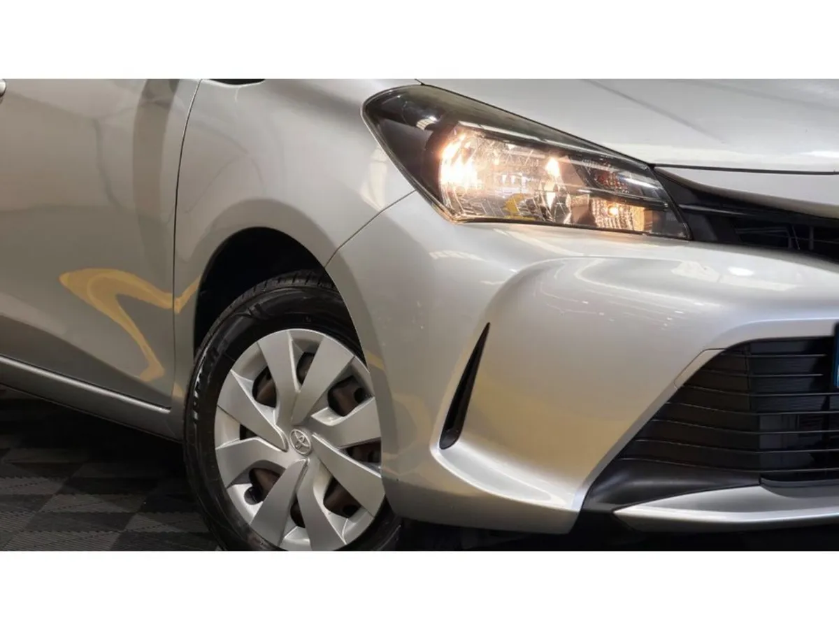 Toyota Vitz Hatchback, Petrol, 2016, Silver