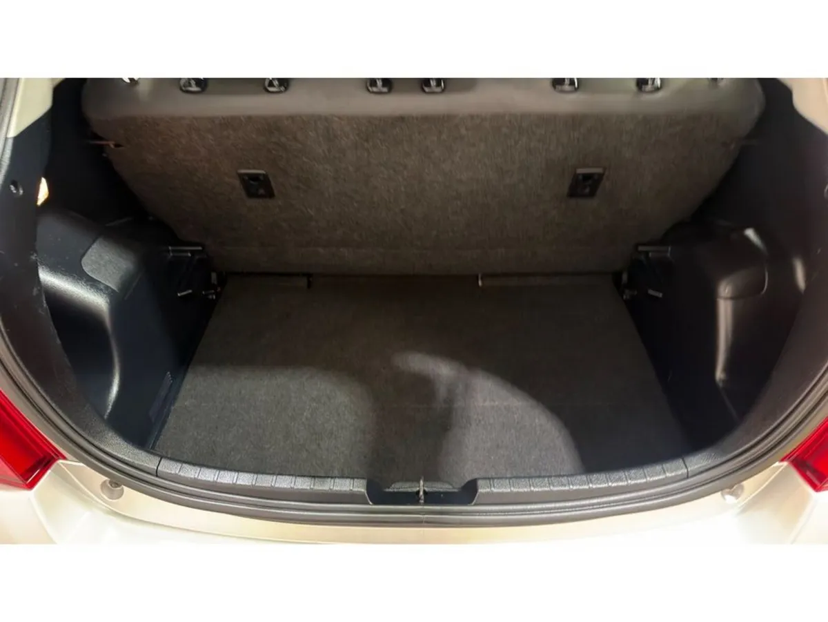 Toyota Vitz Hatchback, Petrol, 2016, Silver