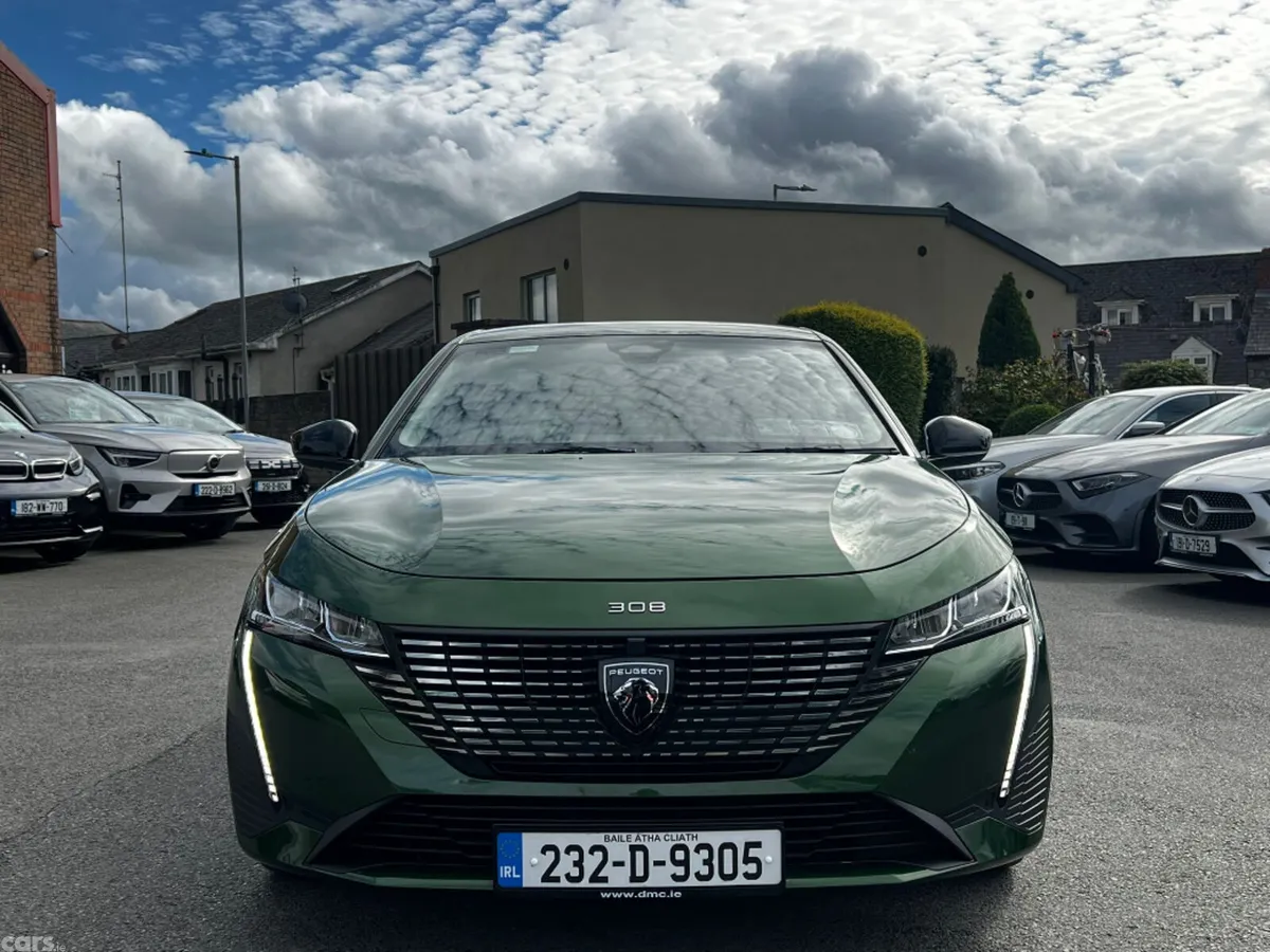 Peugeot 308 Hatchback, Petrol, 2023, Green