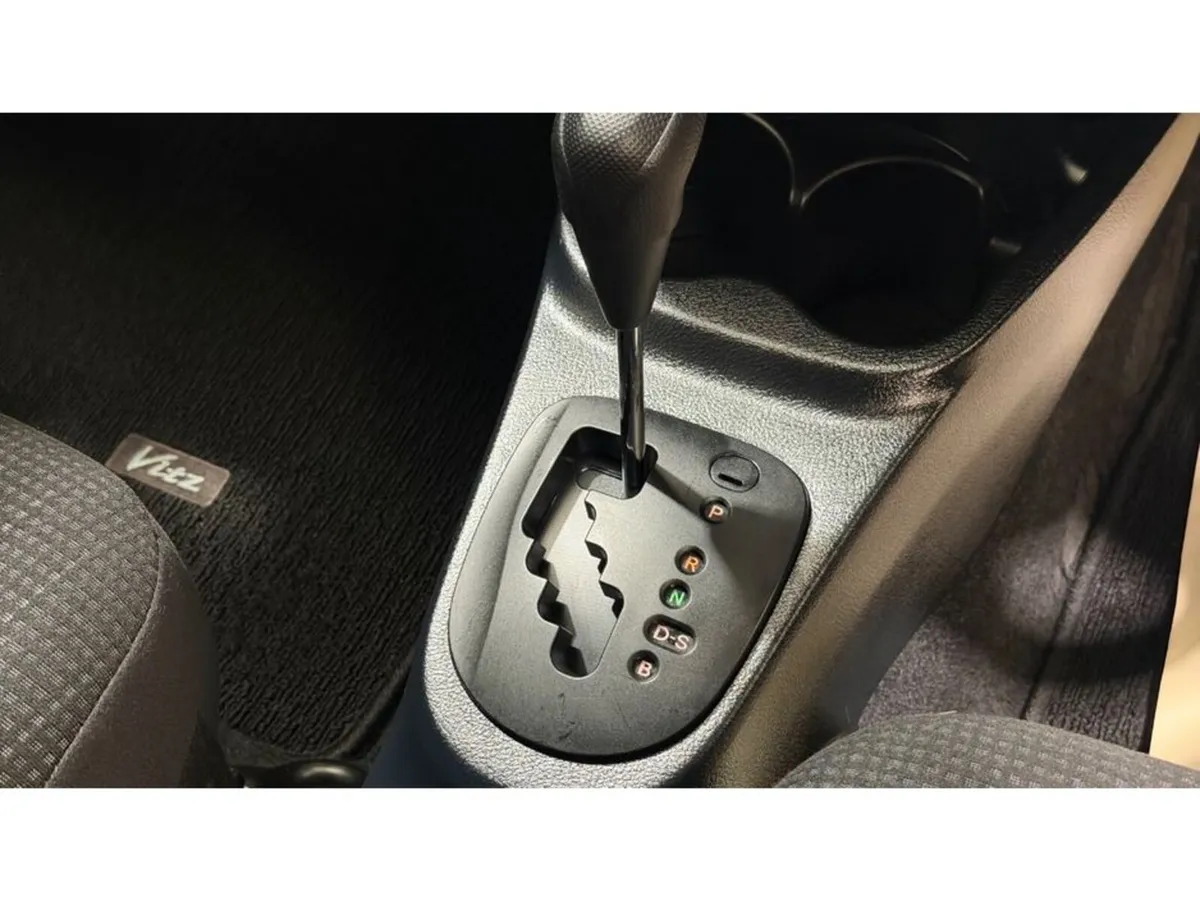 Toyota Vitz Hatchback, Petrol, 2016, Silver