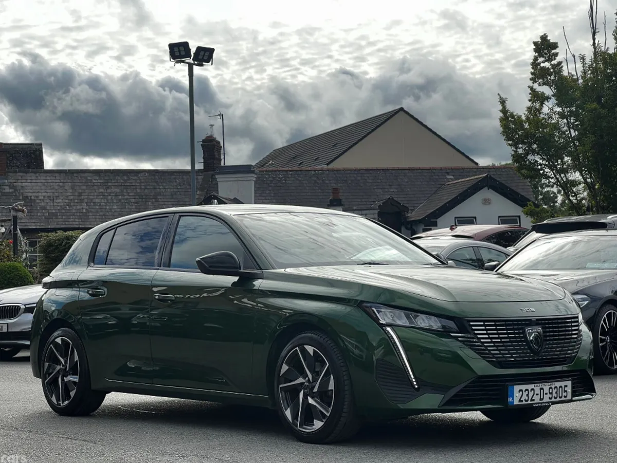 Peugeot 308 Hatchback, Petrol, 2023, Green
