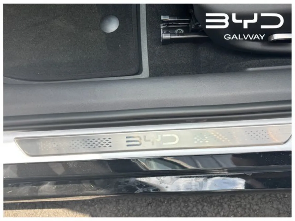 BYD SEAL Saloon, Electric, 2026, White