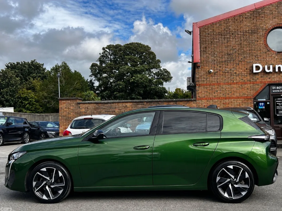 Peugeot 308 Hatchback, Petrol, 2023, Green