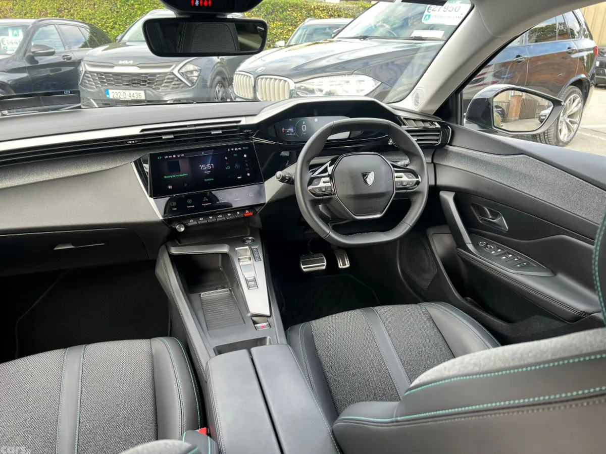 Peugeot 308 Hatchback, Petrol, 2023, Green