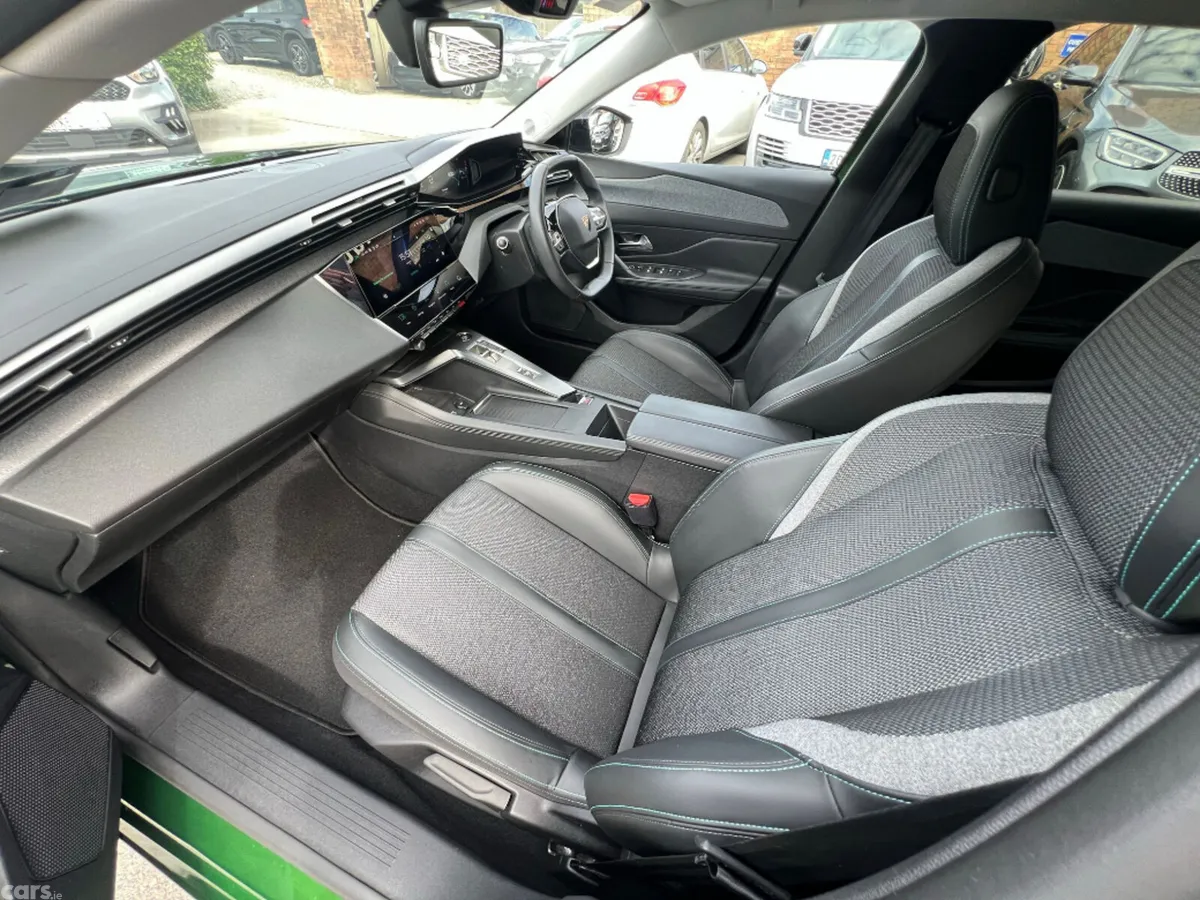 Peugeot 308 Hatchback, Petrol, 2023, Green