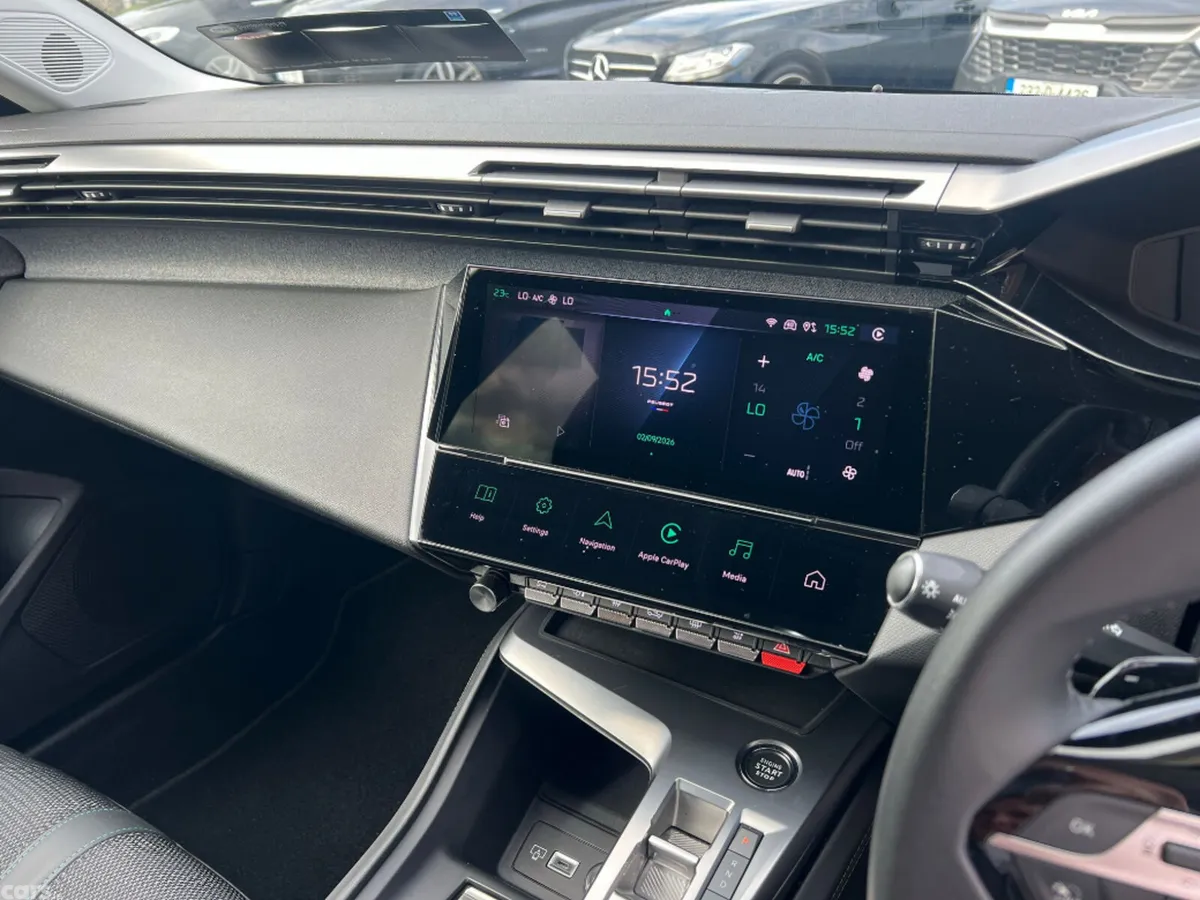 Peugeot 308 Hatchback, Petrol, 2023, Green