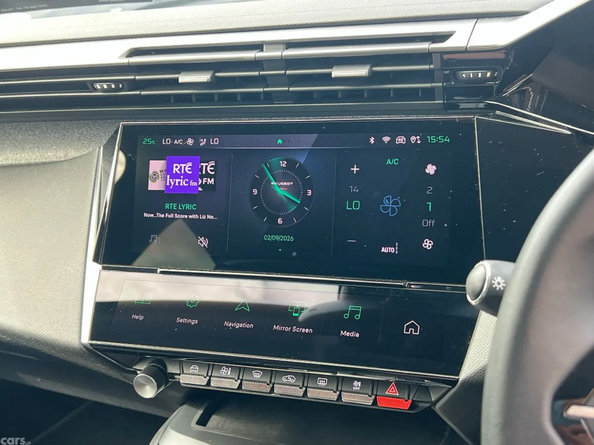 Peugeot 308 Hatchback, Petrol, 2023, Green