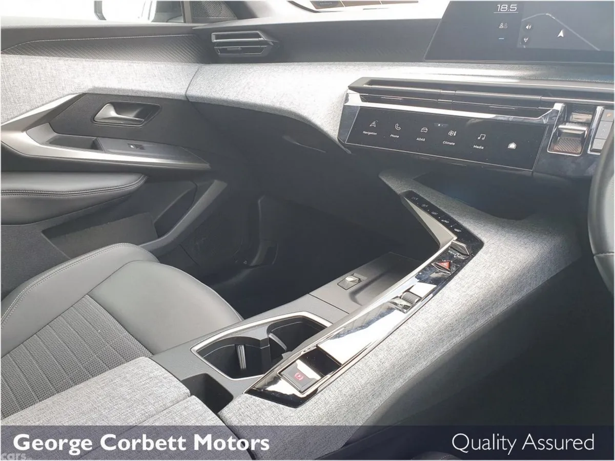 Peugeot 3008 SUV, Petrol Hybrid, 2025, White