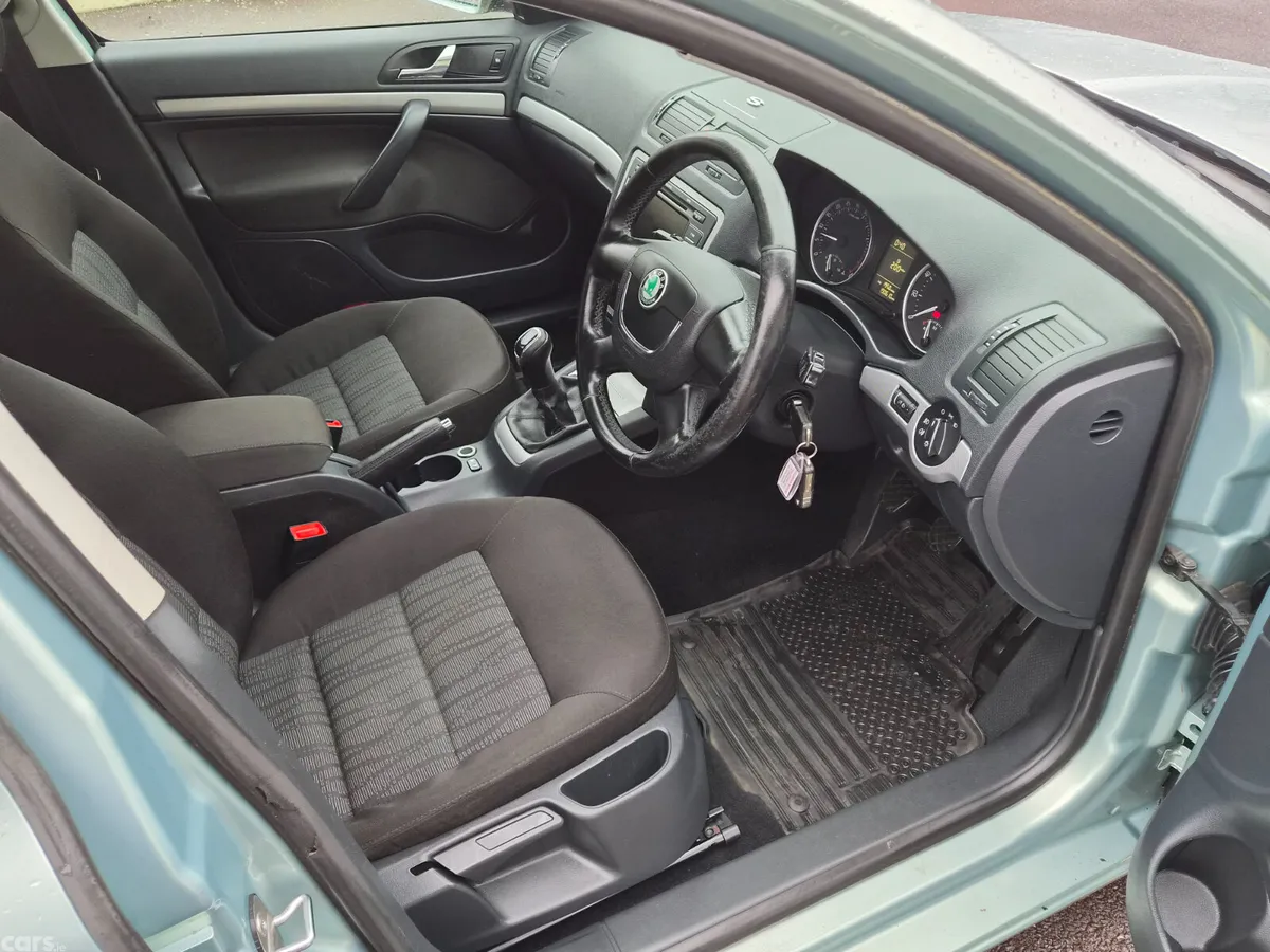 Skoda Octavia Hatchback, Diesel, 2011, Green