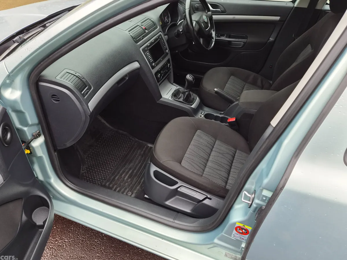 Skoda Octavia Hatchback, Diesel, 2011, Green
