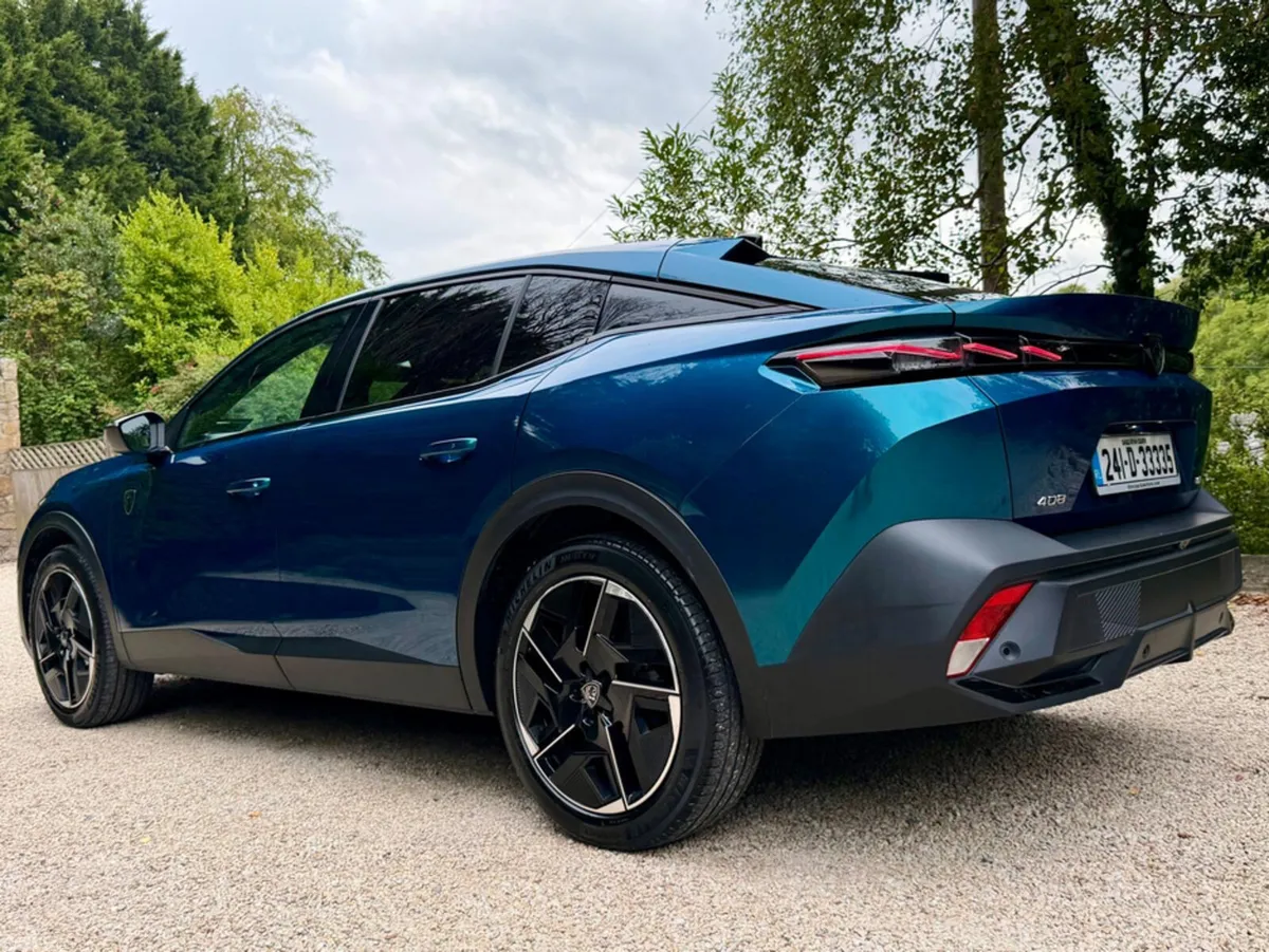 Peugeot 408 Hatchback, Petrol, 2024, Blue