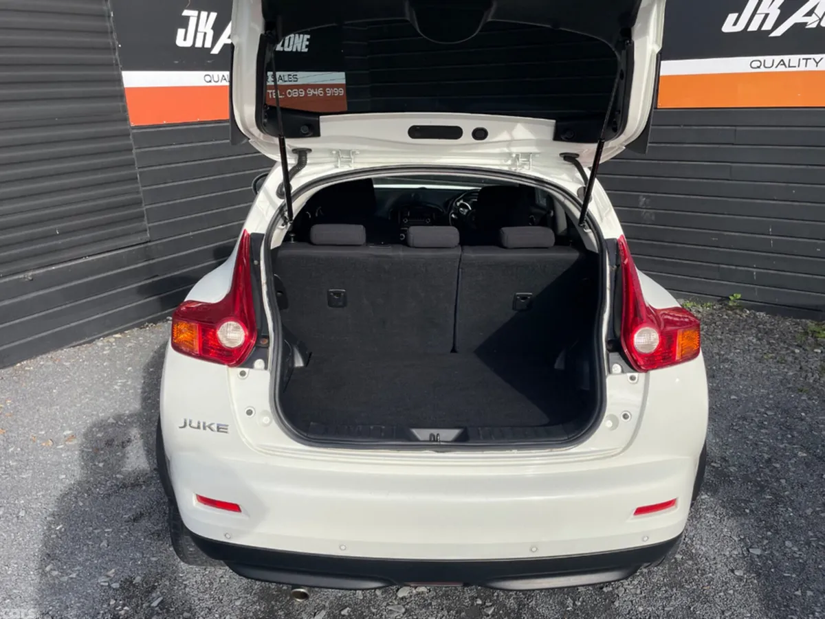 Nissan Juke Hatchback, Petrol, 2013, White