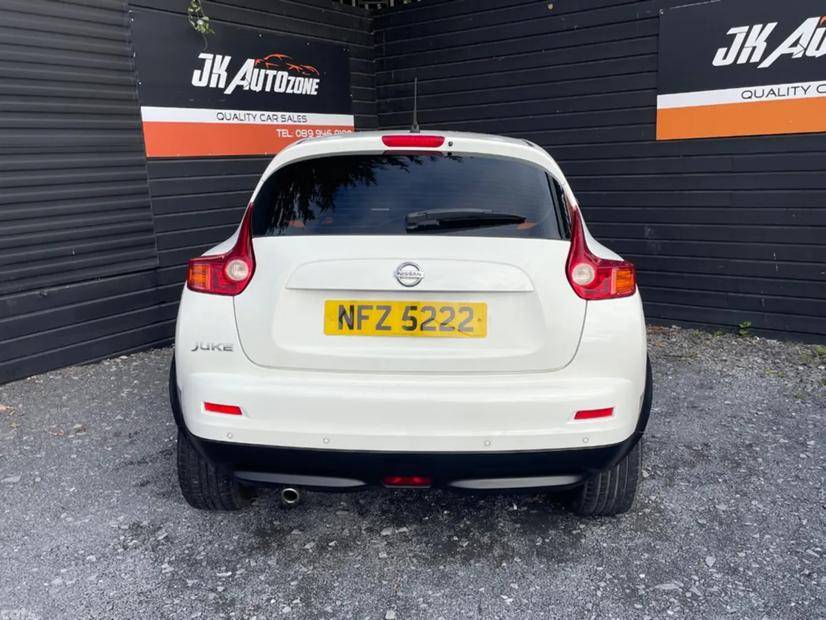 Nissan Juke Hatchback, Petrol, 2013, White