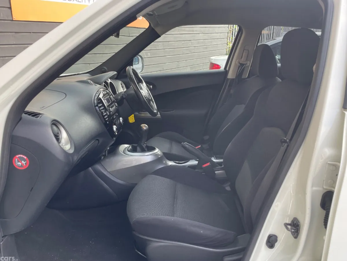 Nissan Juke Hatchback, Petrol, 2013, White