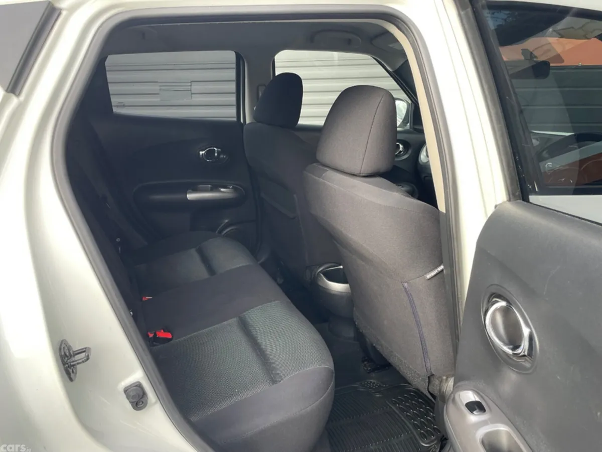 Nissan Juke Hatchback, Petrol, 2013, White