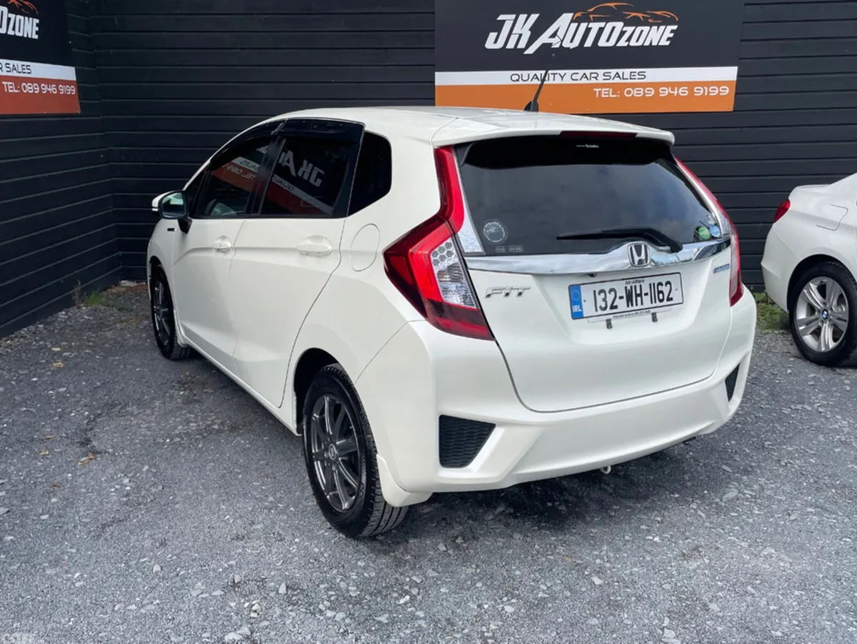 Honda Fit Hatchback, Petrol Hybrid, 2013, White