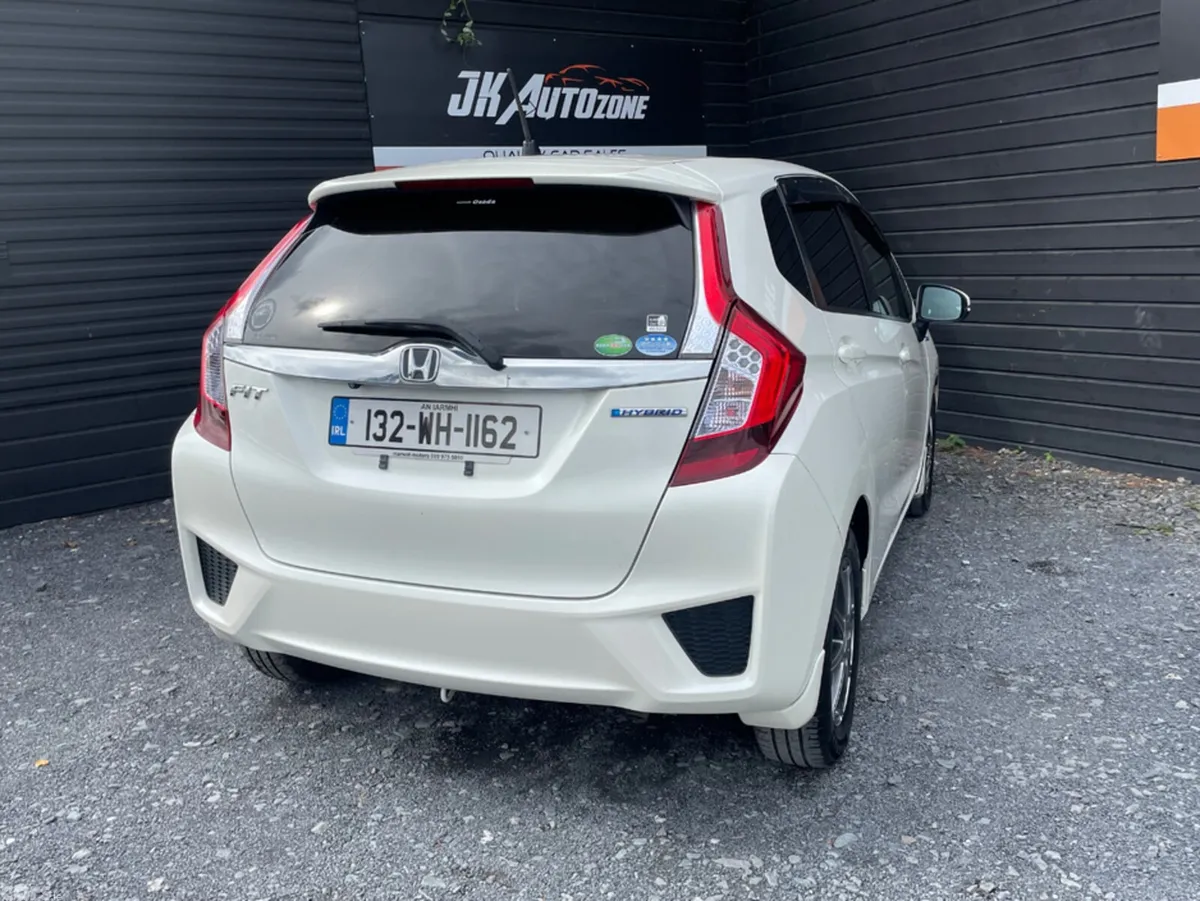 Honda Fit Hatchback, Petrol Hybrid, 2013, White