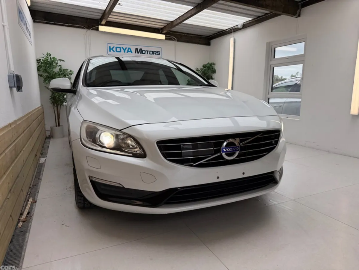 Volvo S60 Saloon, Diesel, 2017, White