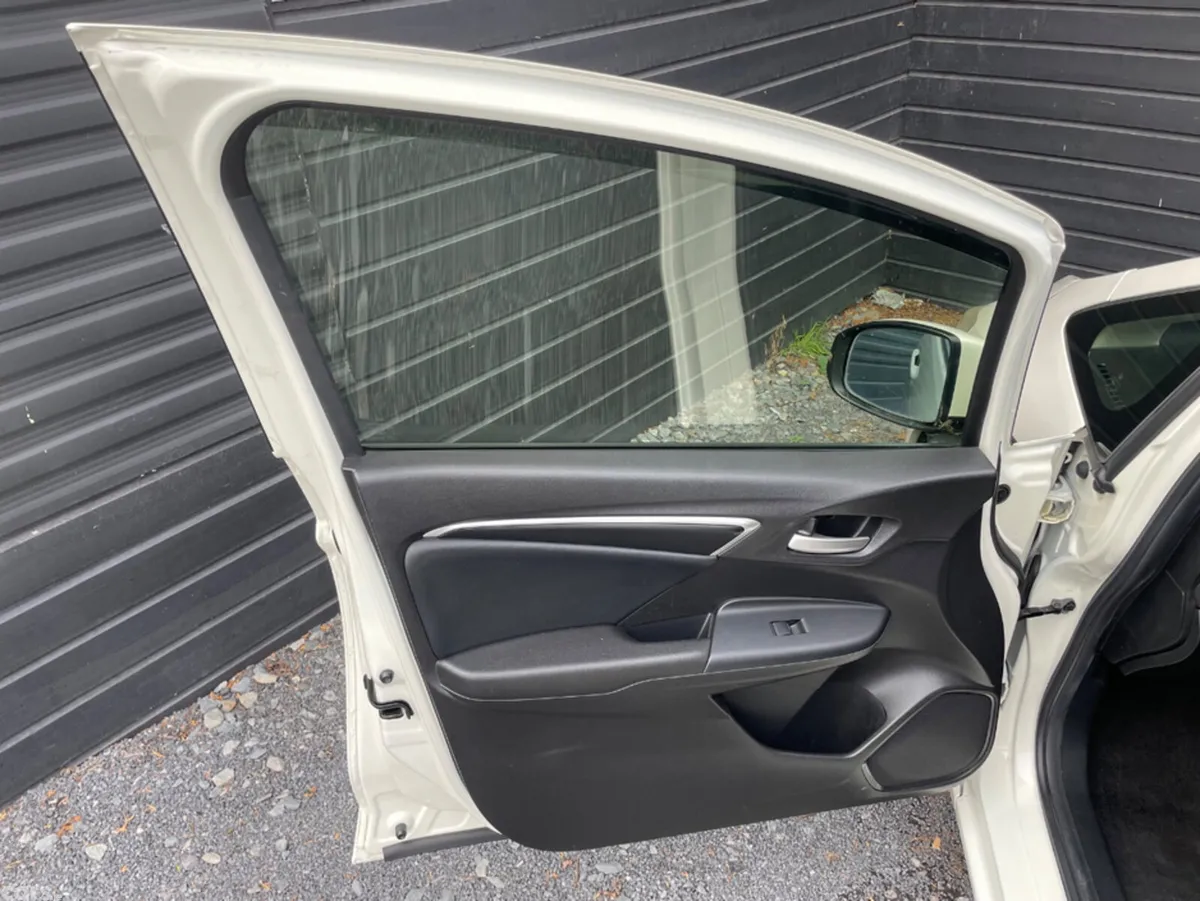 Honda Fit Hatchback, Petrol Hybrid, 2013, White