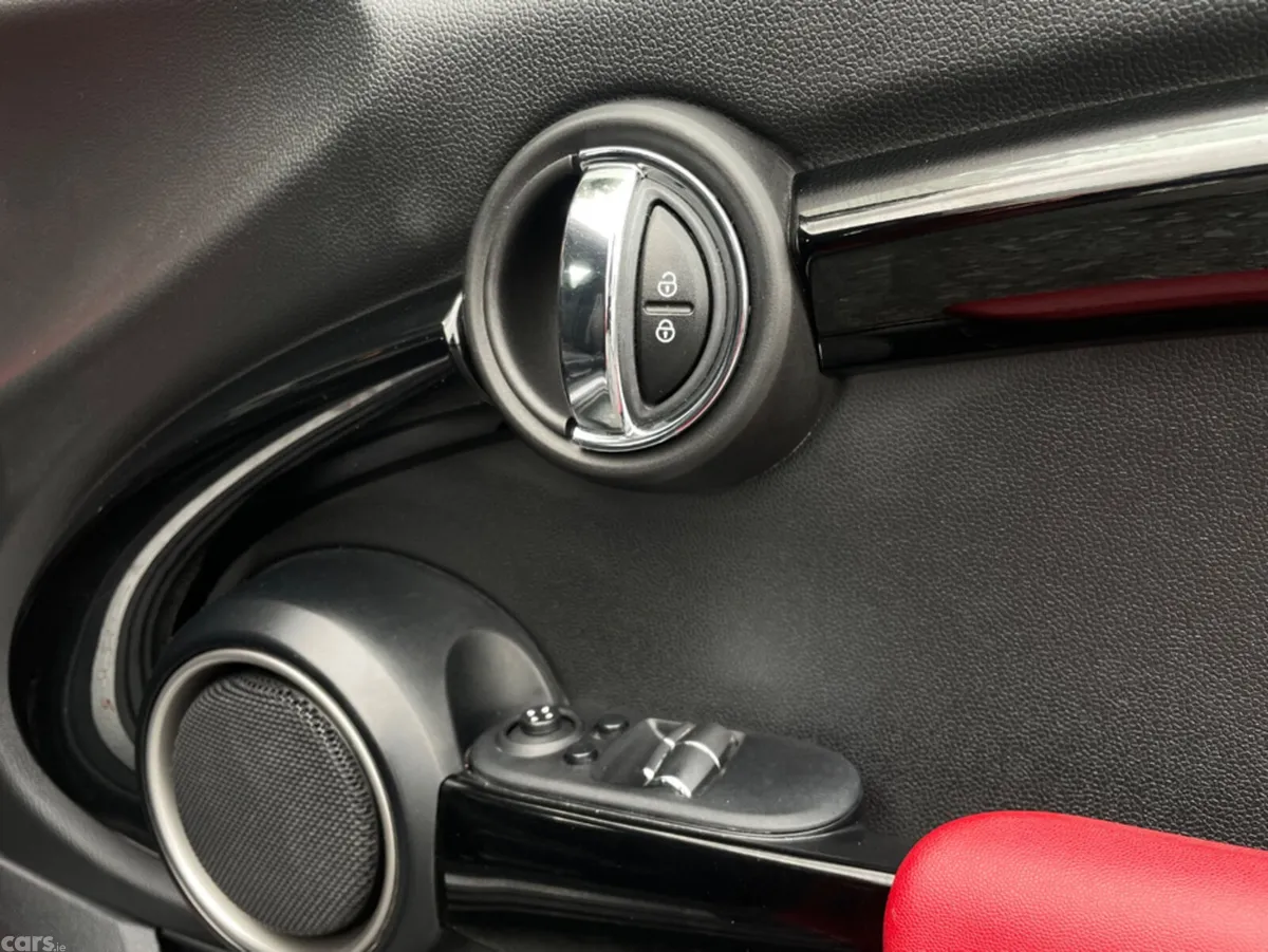 Mini Cooper Hatchback, Petrol, 2014, Red