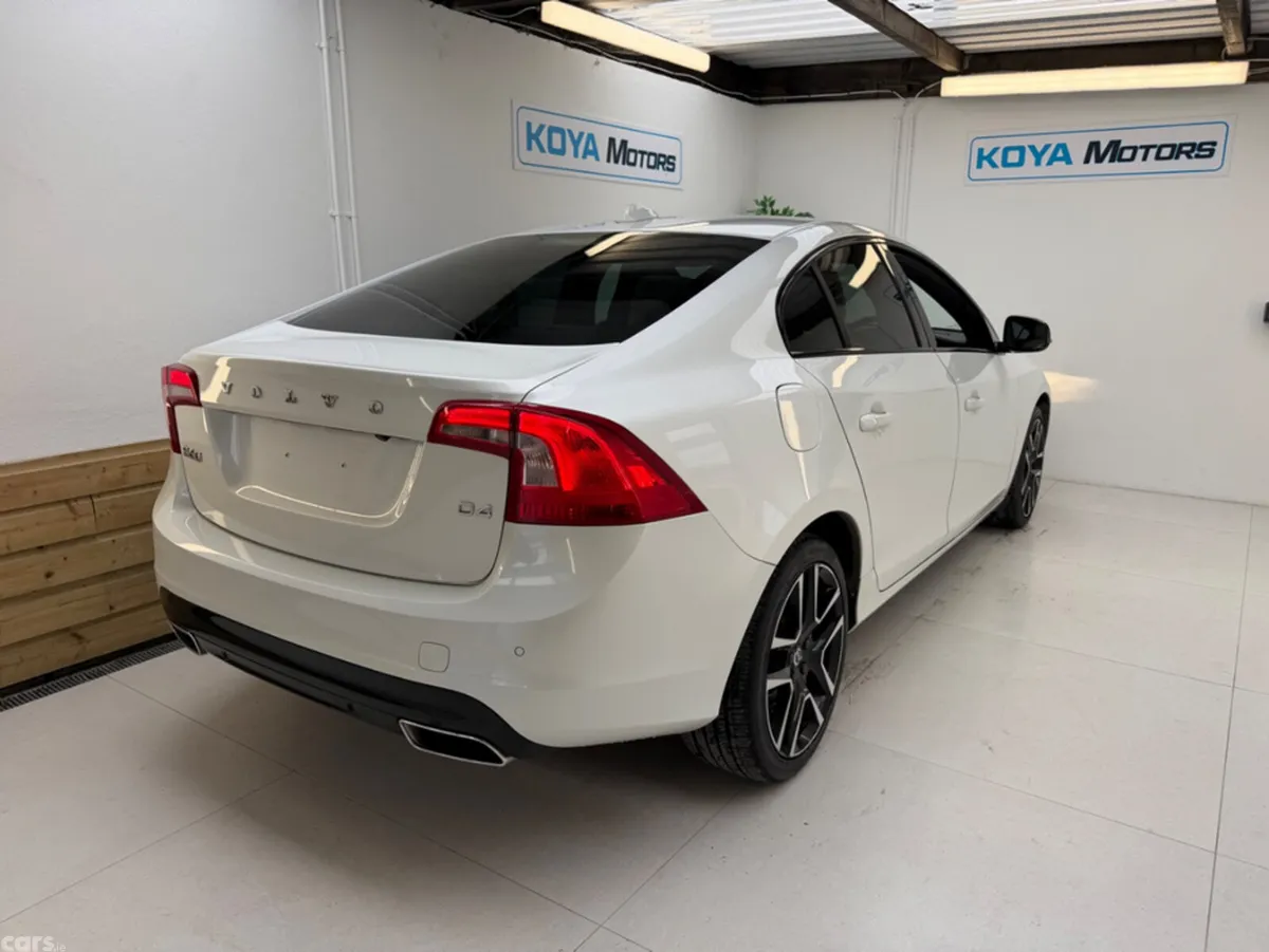 Volvo S60 Saloon, Diesel, 2017, White