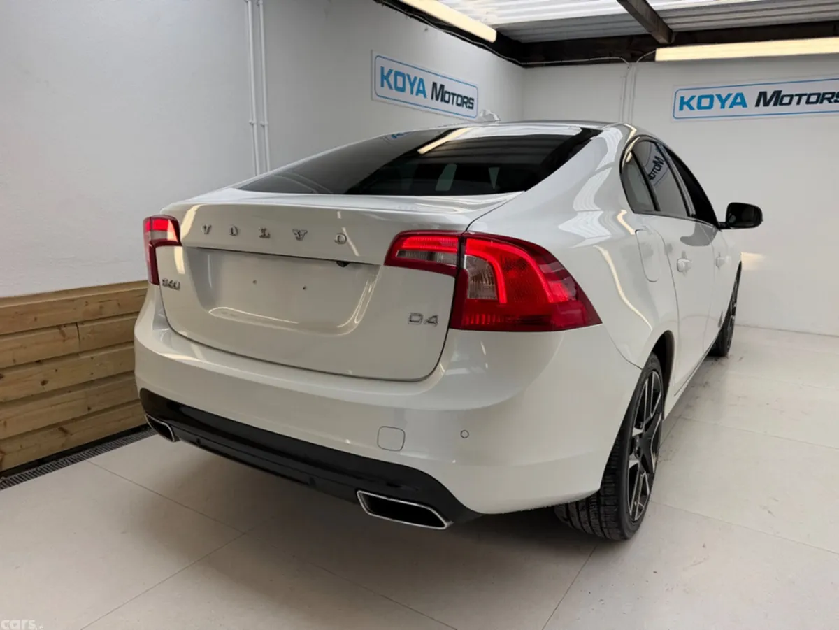 Volvo S60 Saloon, Diesel, 2017, White