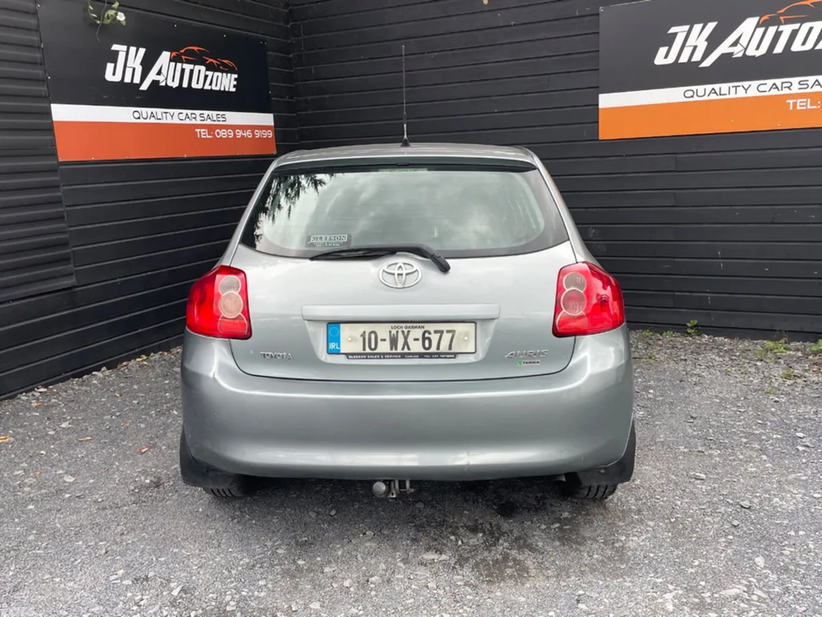Toyota Auris Hatchback, Diesel, 2010, Grey