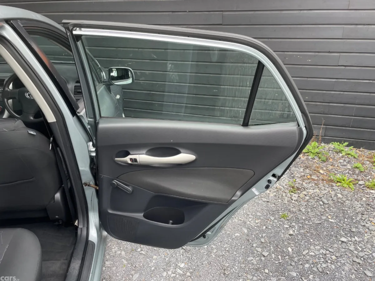 Toyota Auris Hatchback, Diesel, 2010, Grey