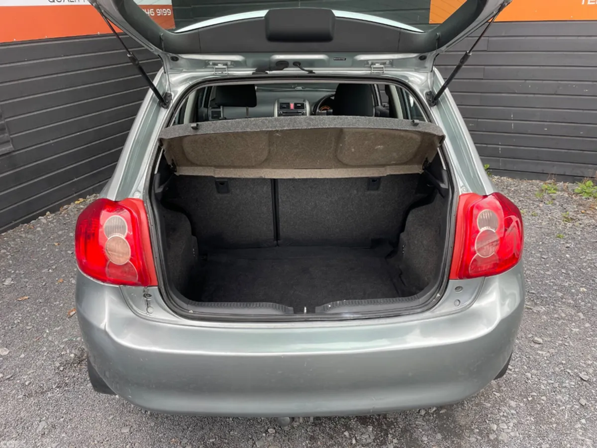 Toyota Auris Hatchback, Diesel, 2010, Grey