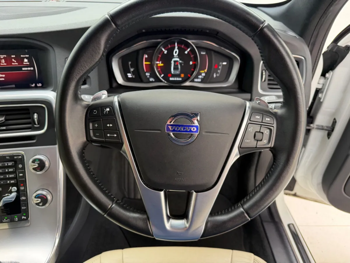 Volvo S60 Saloon, Diesel, 2017, White