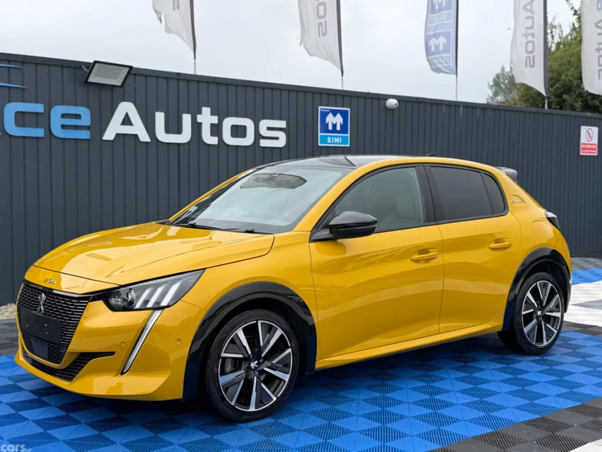 Peugeot 208 Hatchback, Petrol, 2020, Yellow