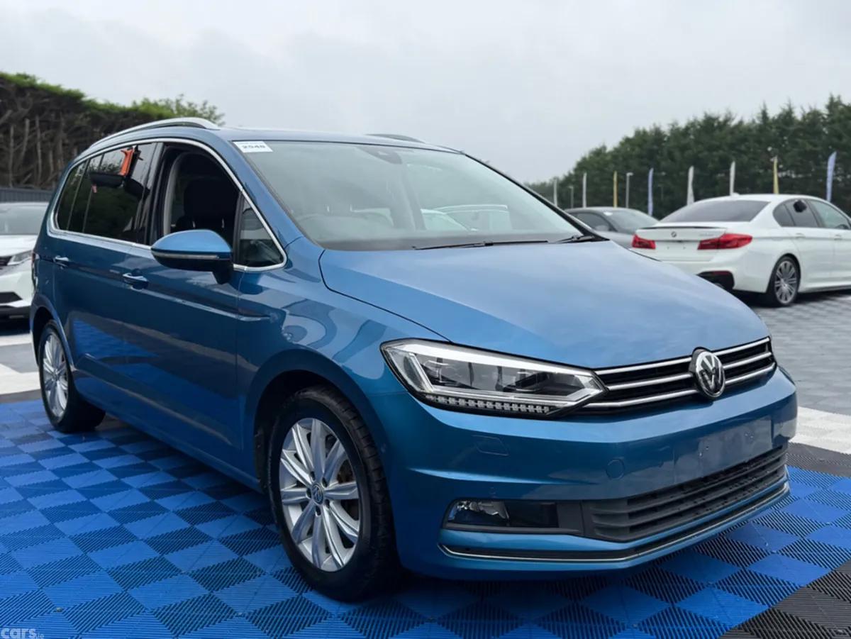 Volkswagen Touran MPV, Diesel, 2019, Blue