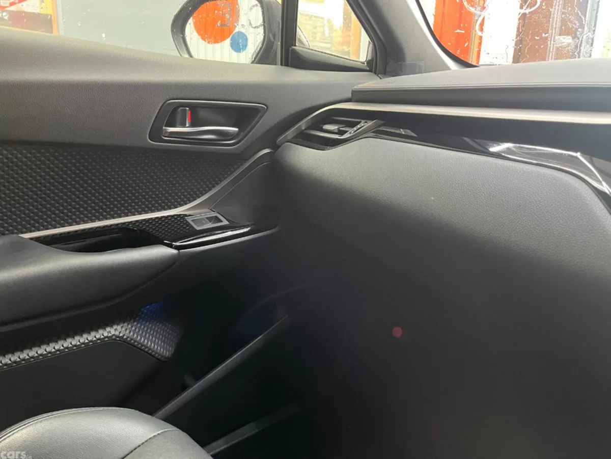 Toyota C-HR SUV, Petrol Hybrid, 2021, Black
