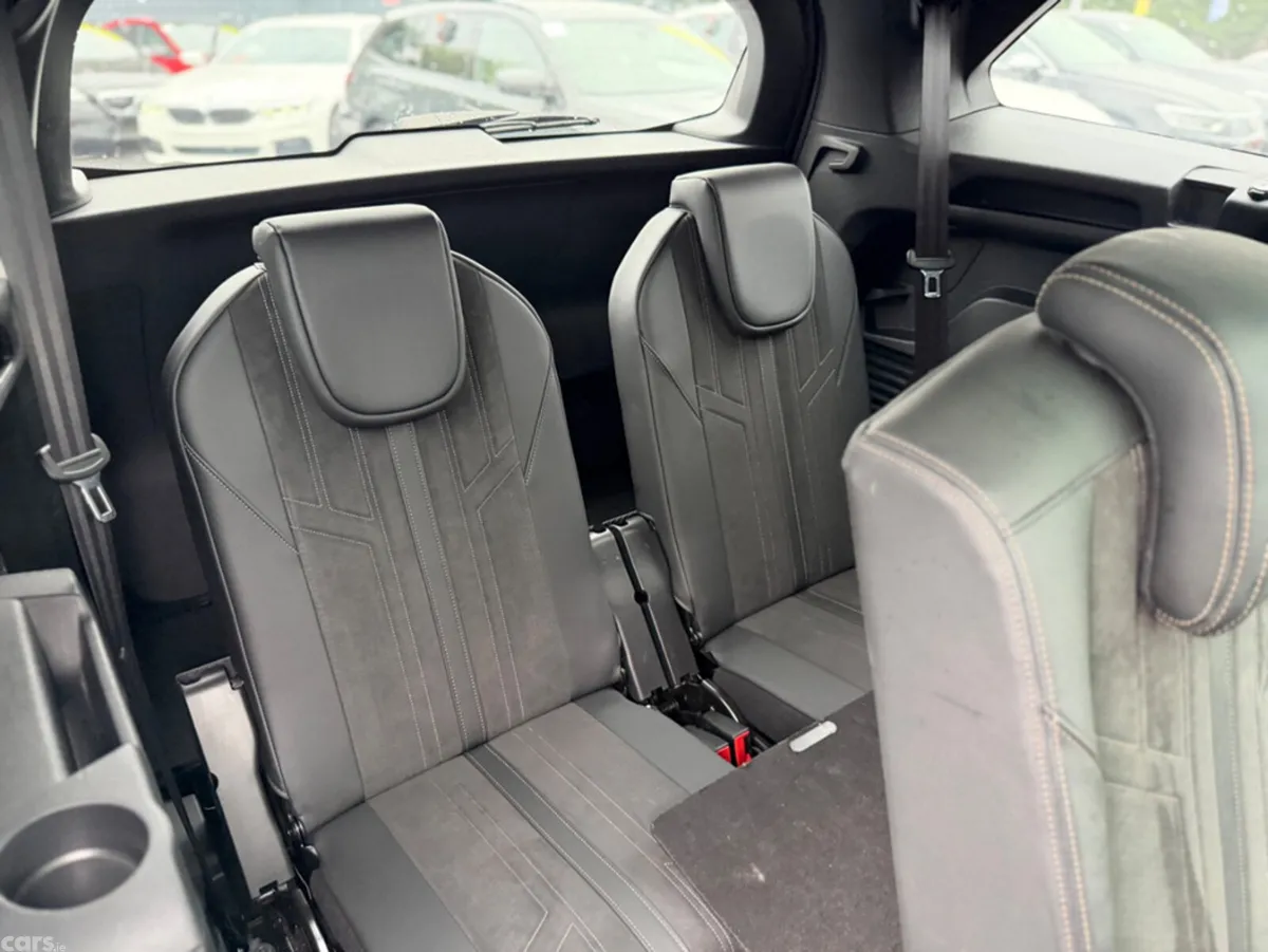 Peugeot 5008 SUV, Diesel, 2021, White