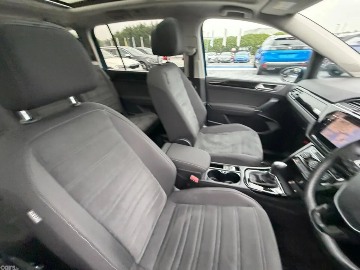 Volkswagen Touran MPV, Diesel, 2019, Blue