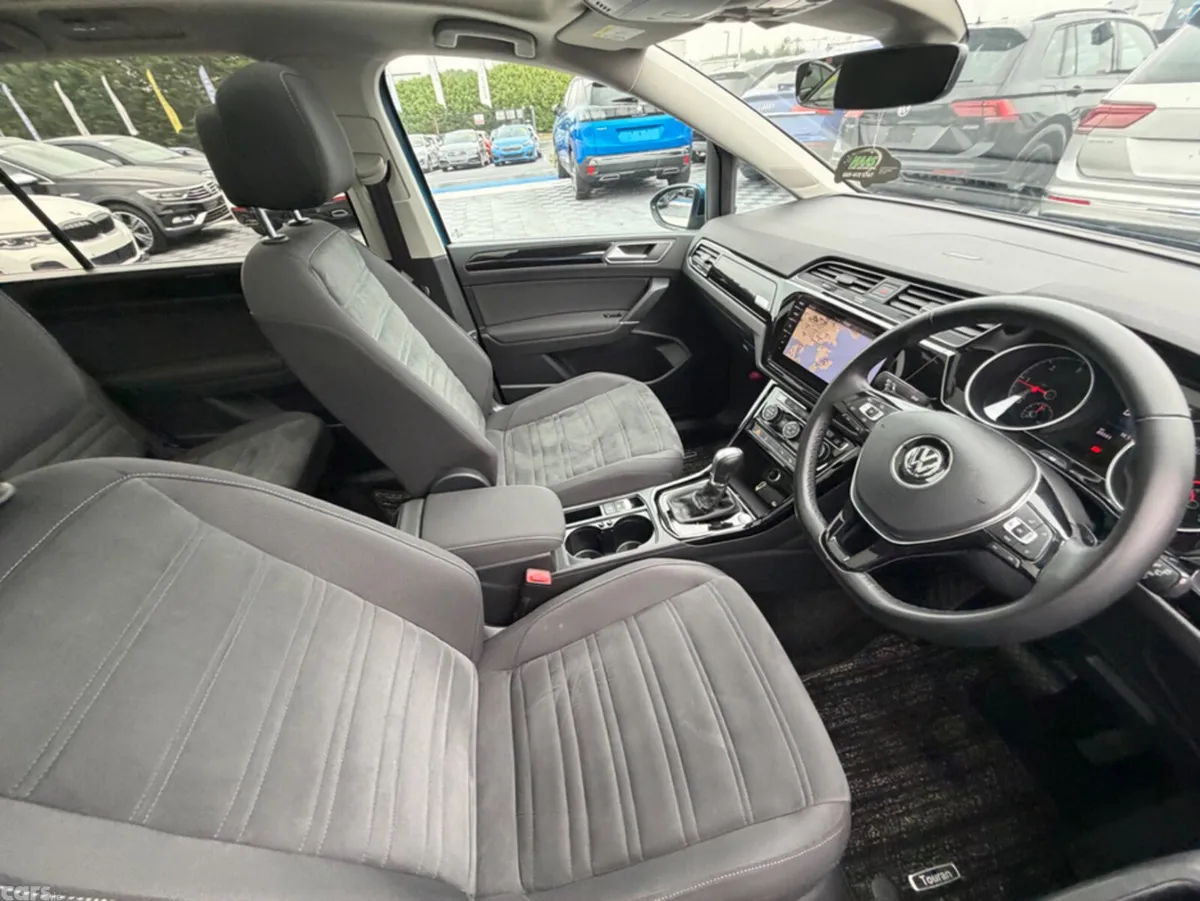 Volkswagen Touran MPV, Diesel, 2019, Blue
