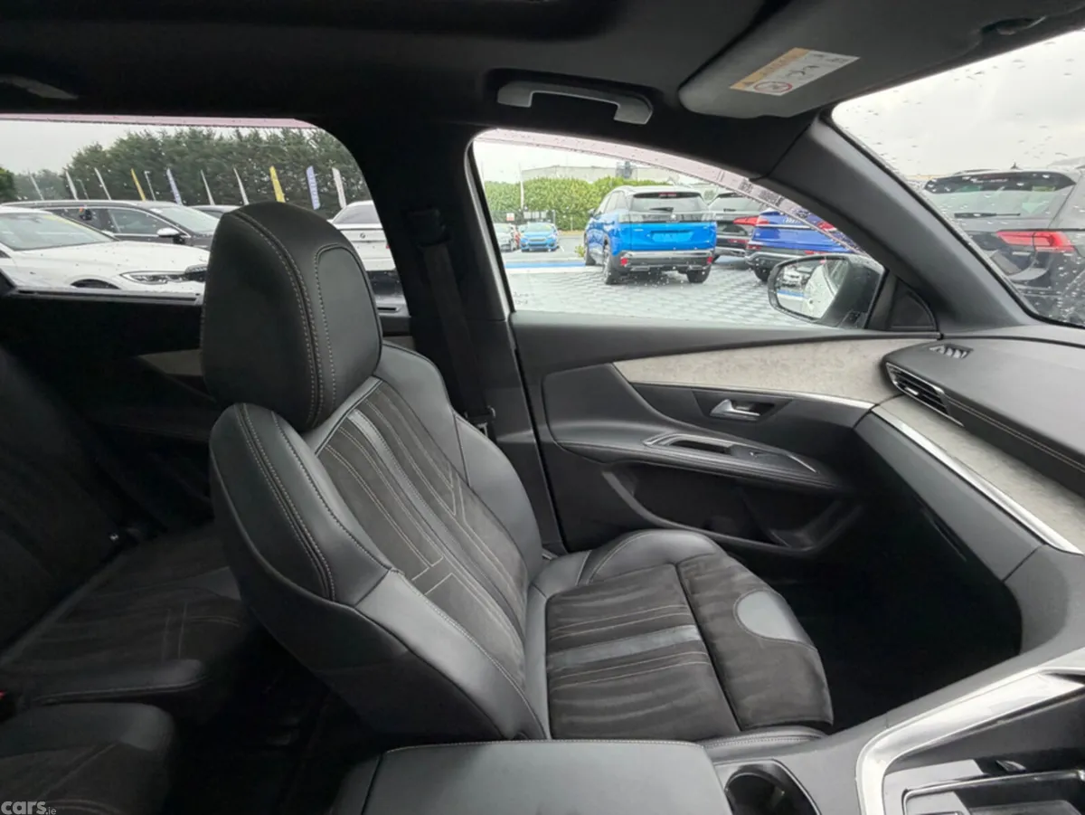 Peugeot 5008 SUV, Diesel, 2021, White
