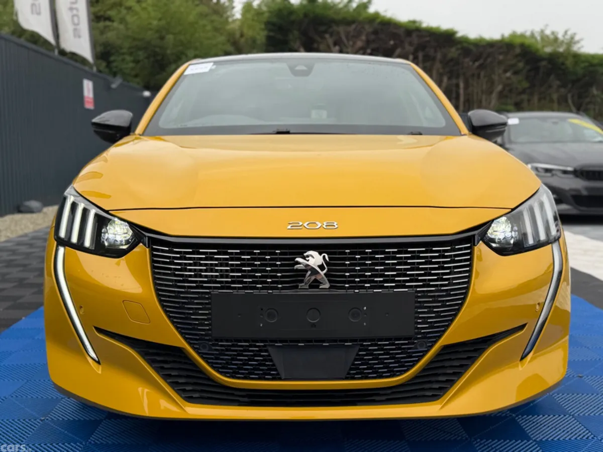 Peugeot 208 Hatchback, Petrol, 2020, Yellow
