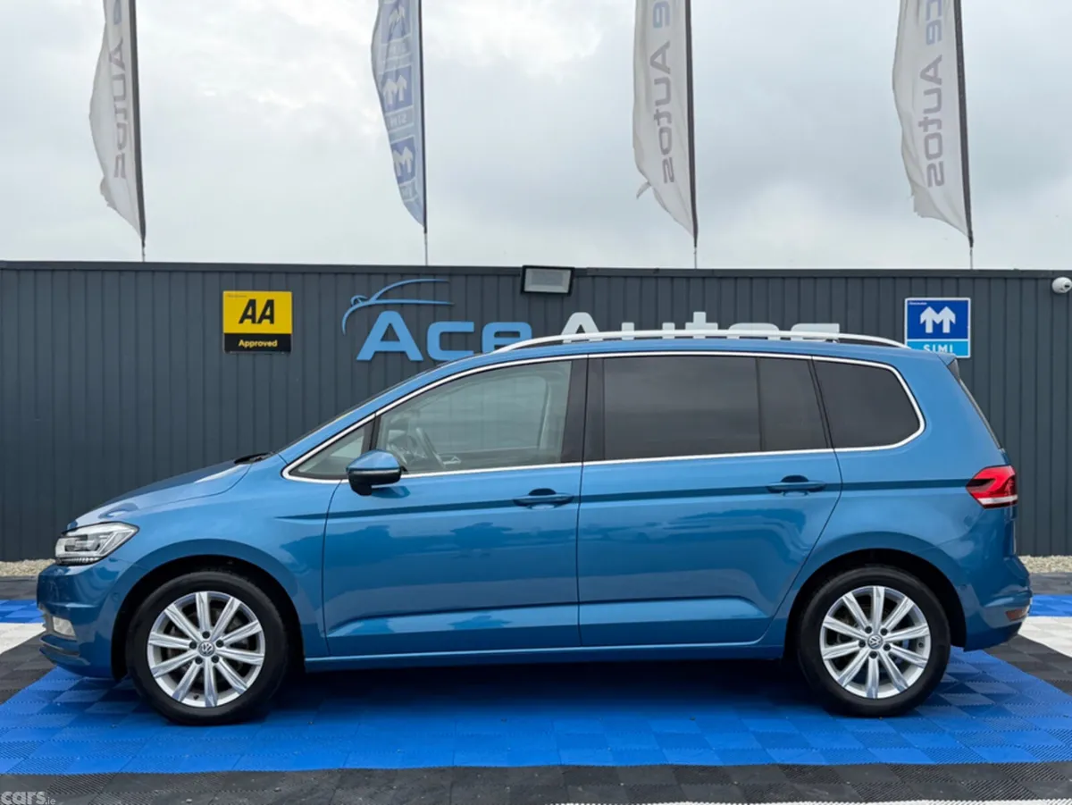 Volkswagen Touran MPV, Diesel, 2019, Blue